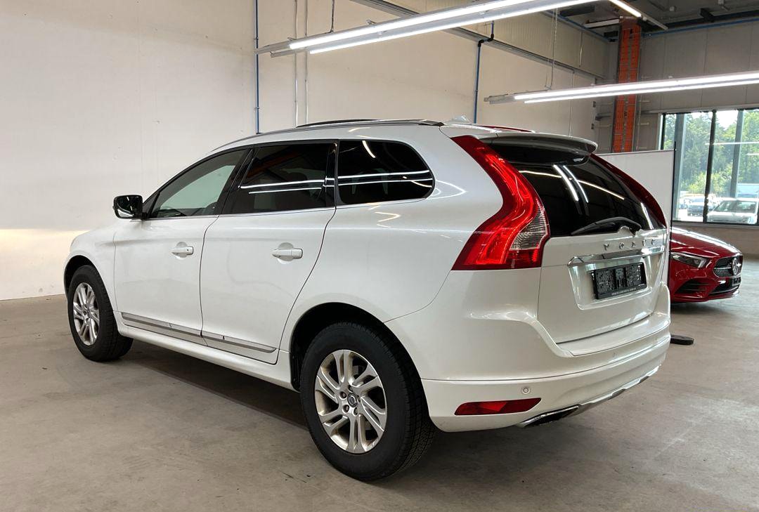 VOLVO XC60 T6 AWD Summum Geartronic-image-1