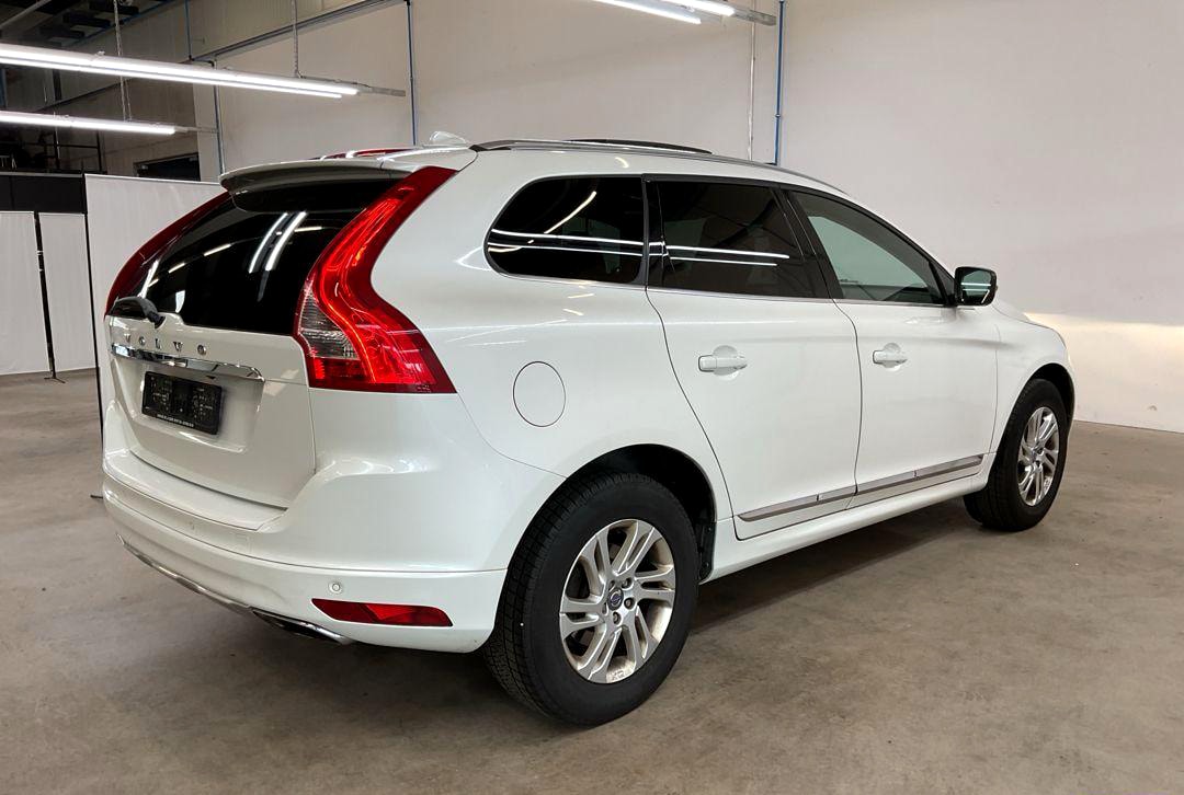 VOLVO XC60 T6 AWD Summum Geartronic-image-2