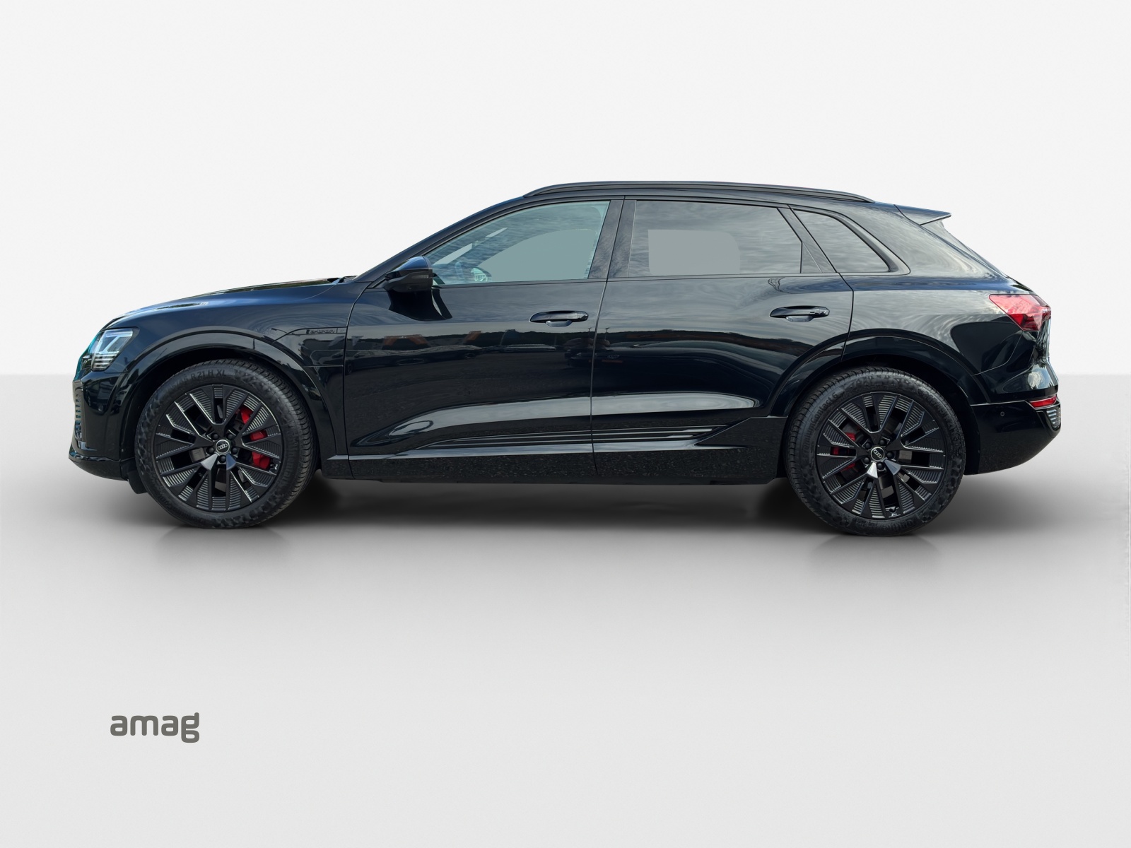 AUDI Q8 55 e-tron Black Edition quattro-image-1