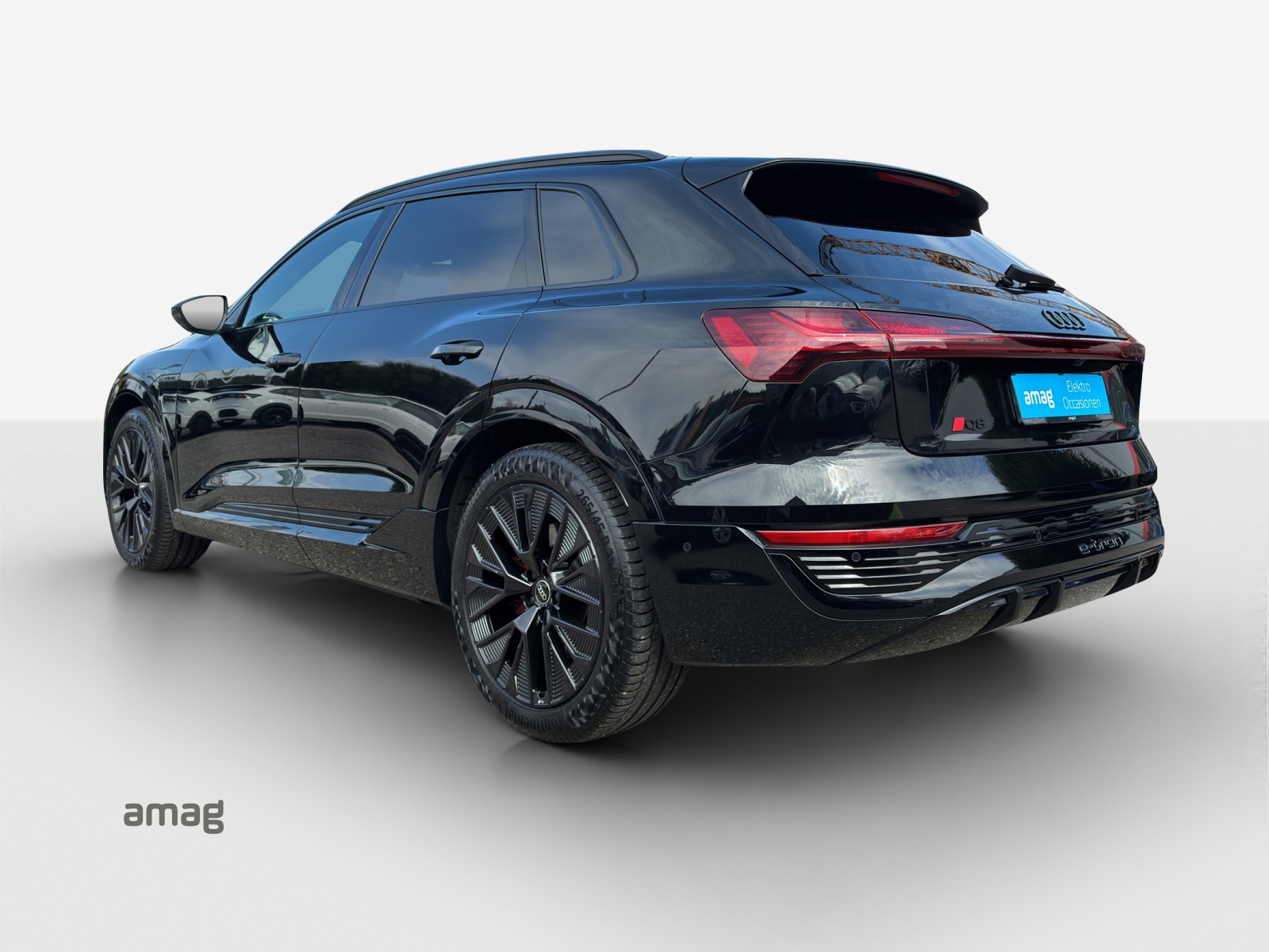 AUDI Q8 55 e-tron Black Edition quattro-image-2