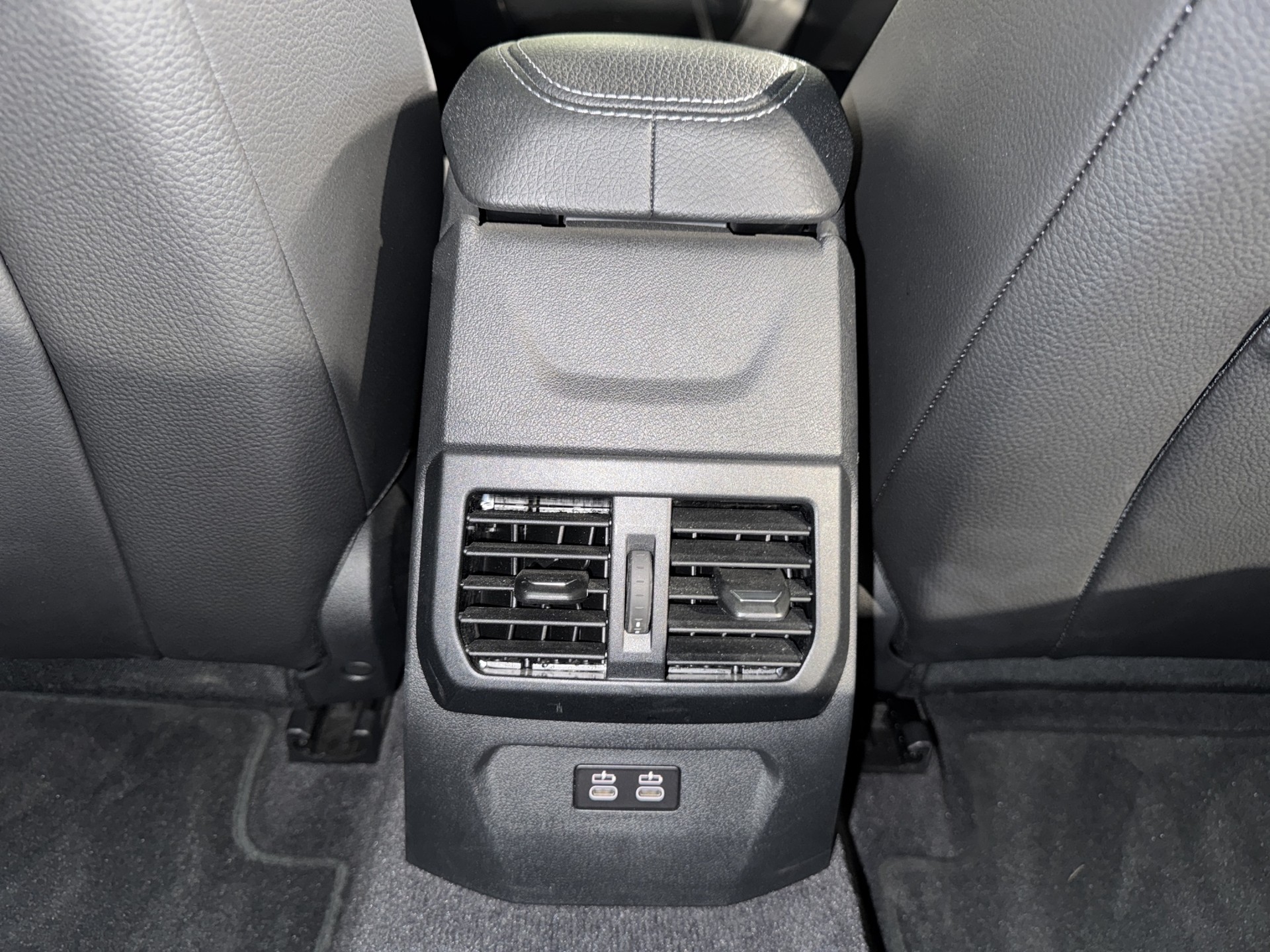 BMW 120d xDrive M Sport-image-10