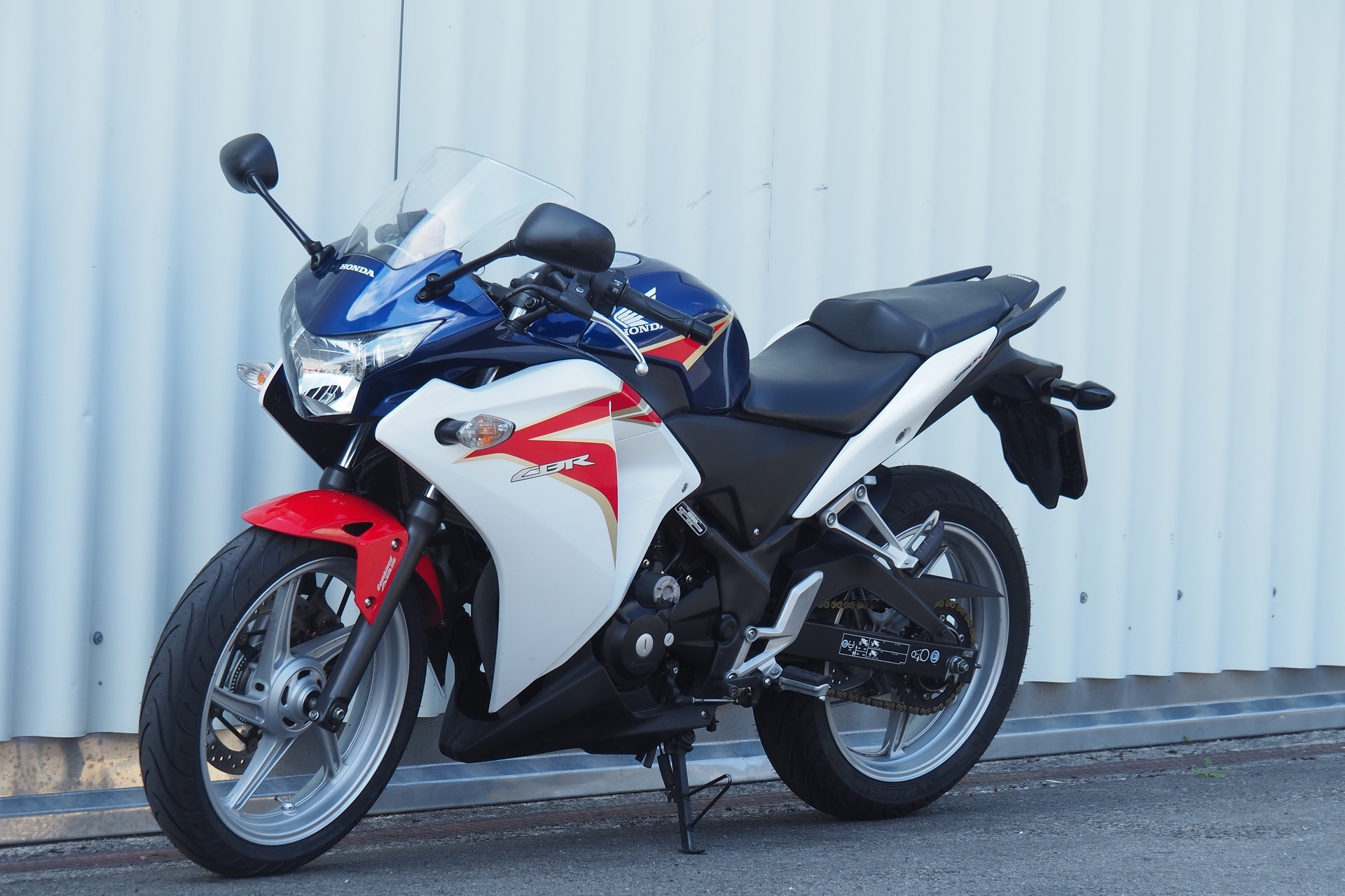 HONDA CBR 250 RA-showroom-element-3