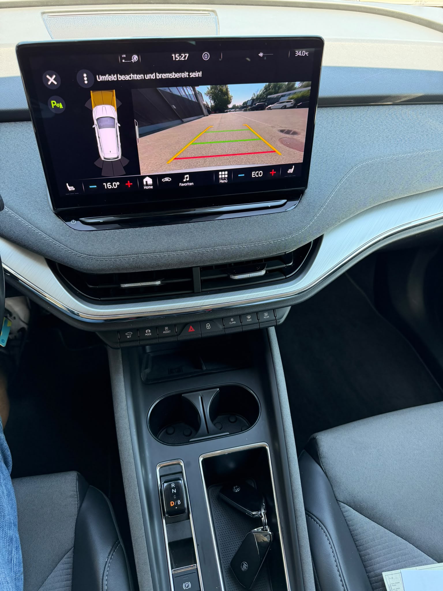 SKODA Enyaq iV 80-image-8
