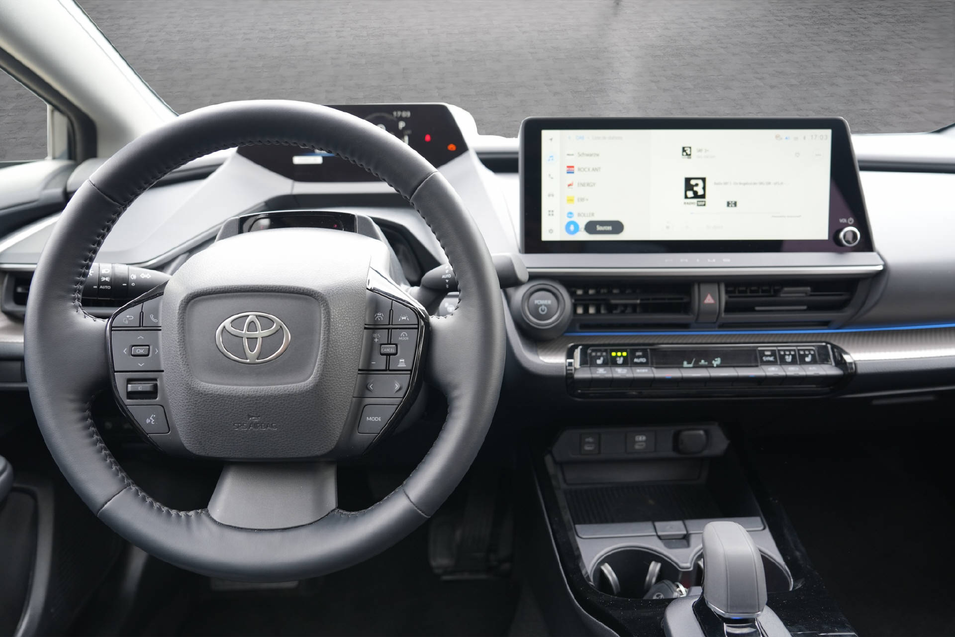 TOYOTA Prius 2.0 Plug-In-Hybrid Premium-image-9