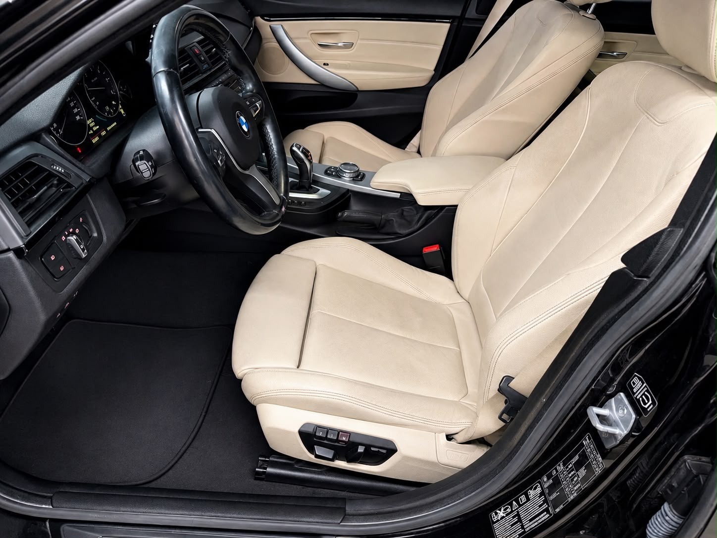 BMW 420d Gran Coupé xDrive Sport Line Steptronic-image-12