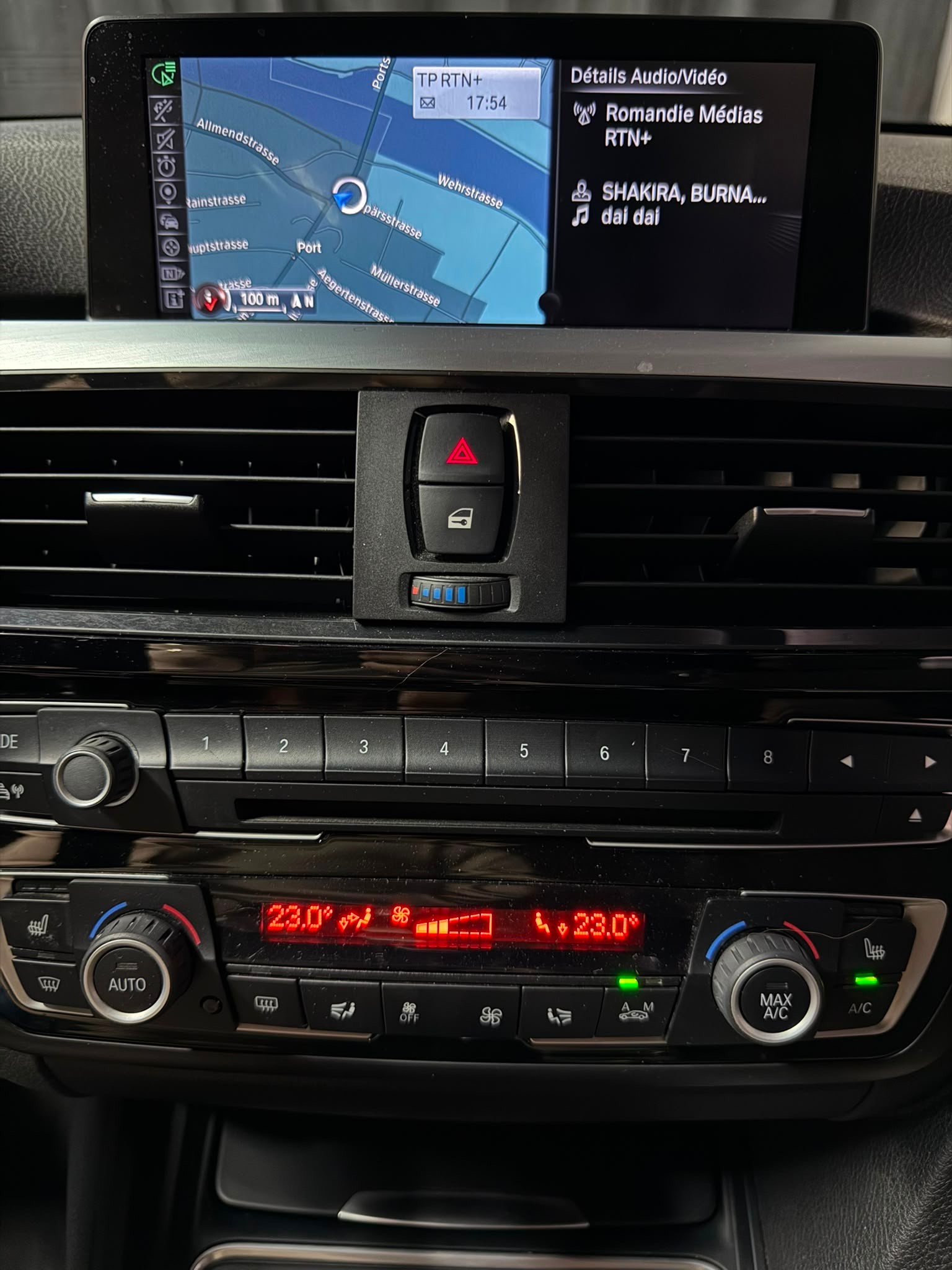 BMW 420d Gran Coupé xDrive Sport Line Steptronic-image-16
