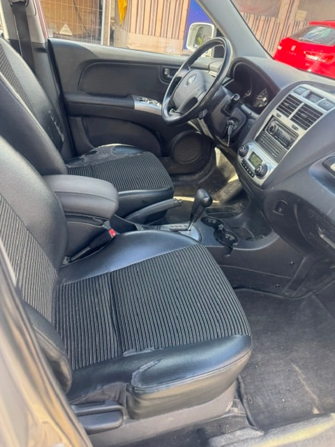 KIA Sportage 2.0 CRDi Active-image-4