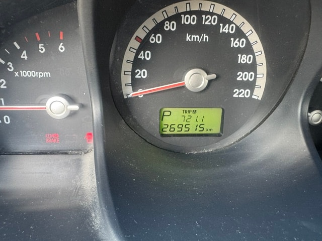 KIA Sportage 2.0 CRDi Active-image-14