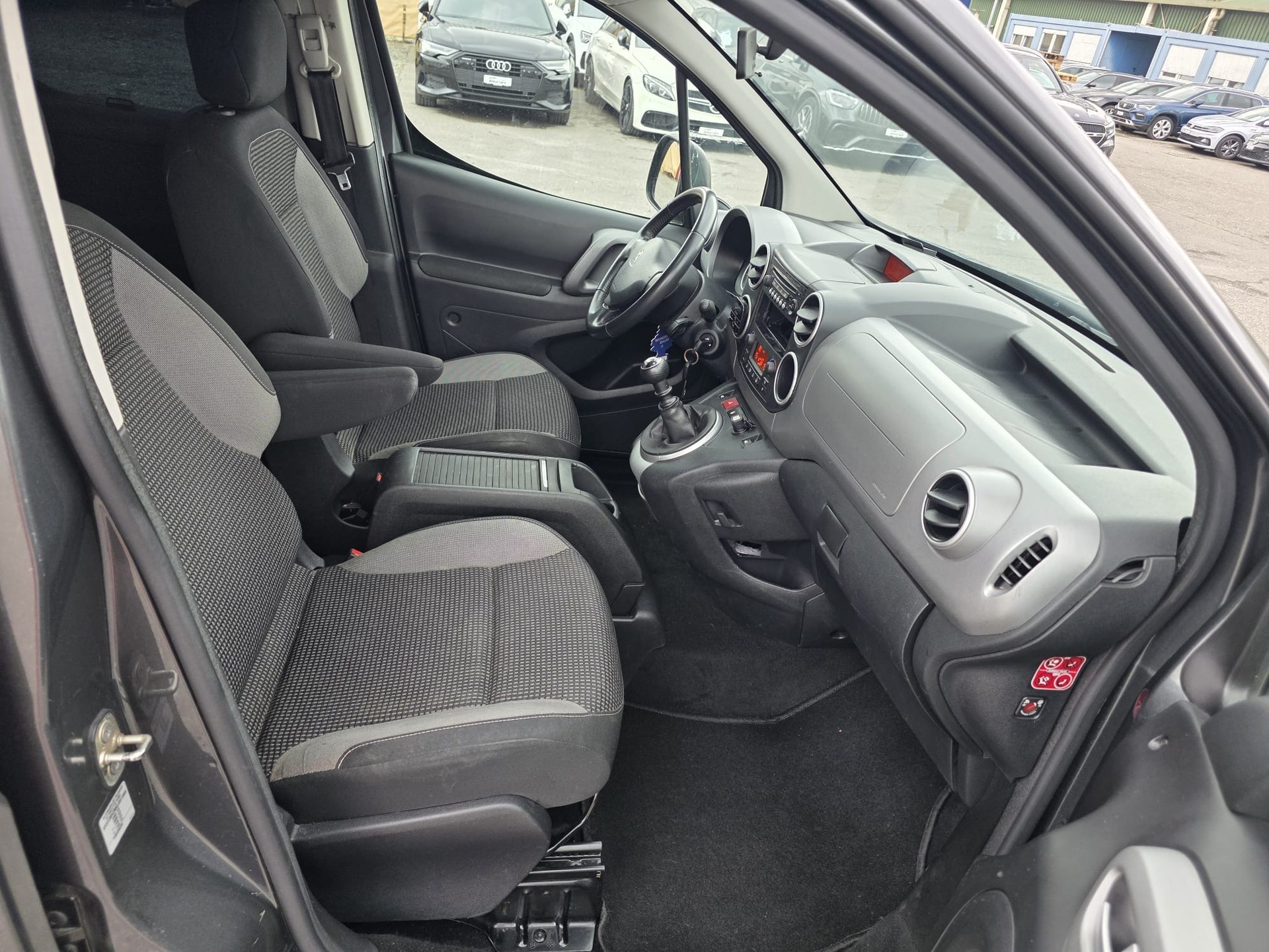 PEUGEOT Partner 1.6 BlueHDi Active-image-9