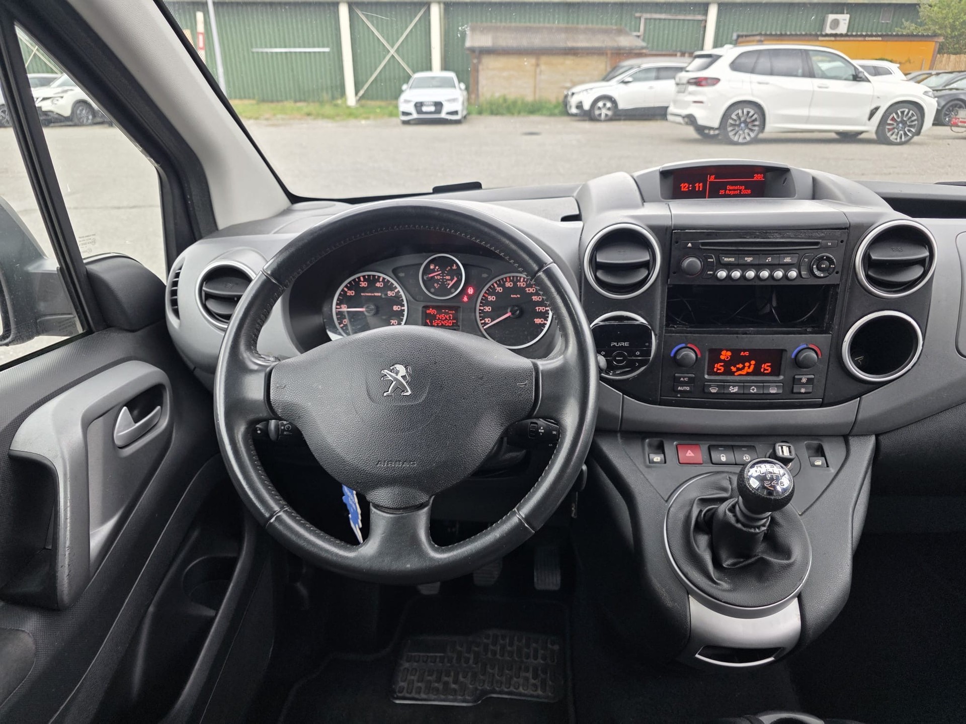 PEUGEOT Partner 1.6 BlueHDi Active-image-12