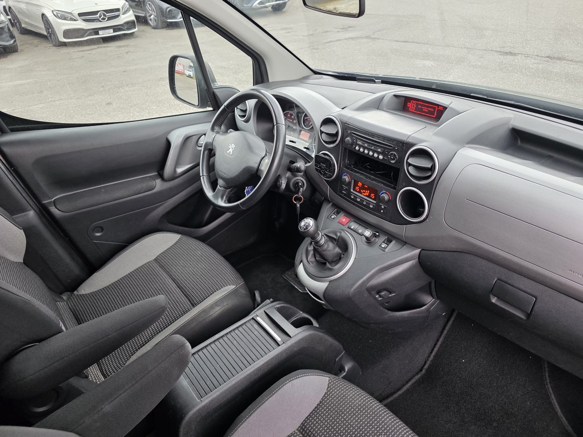 PEUGEOT Partner 1.6 BlueHDi Active-image-10