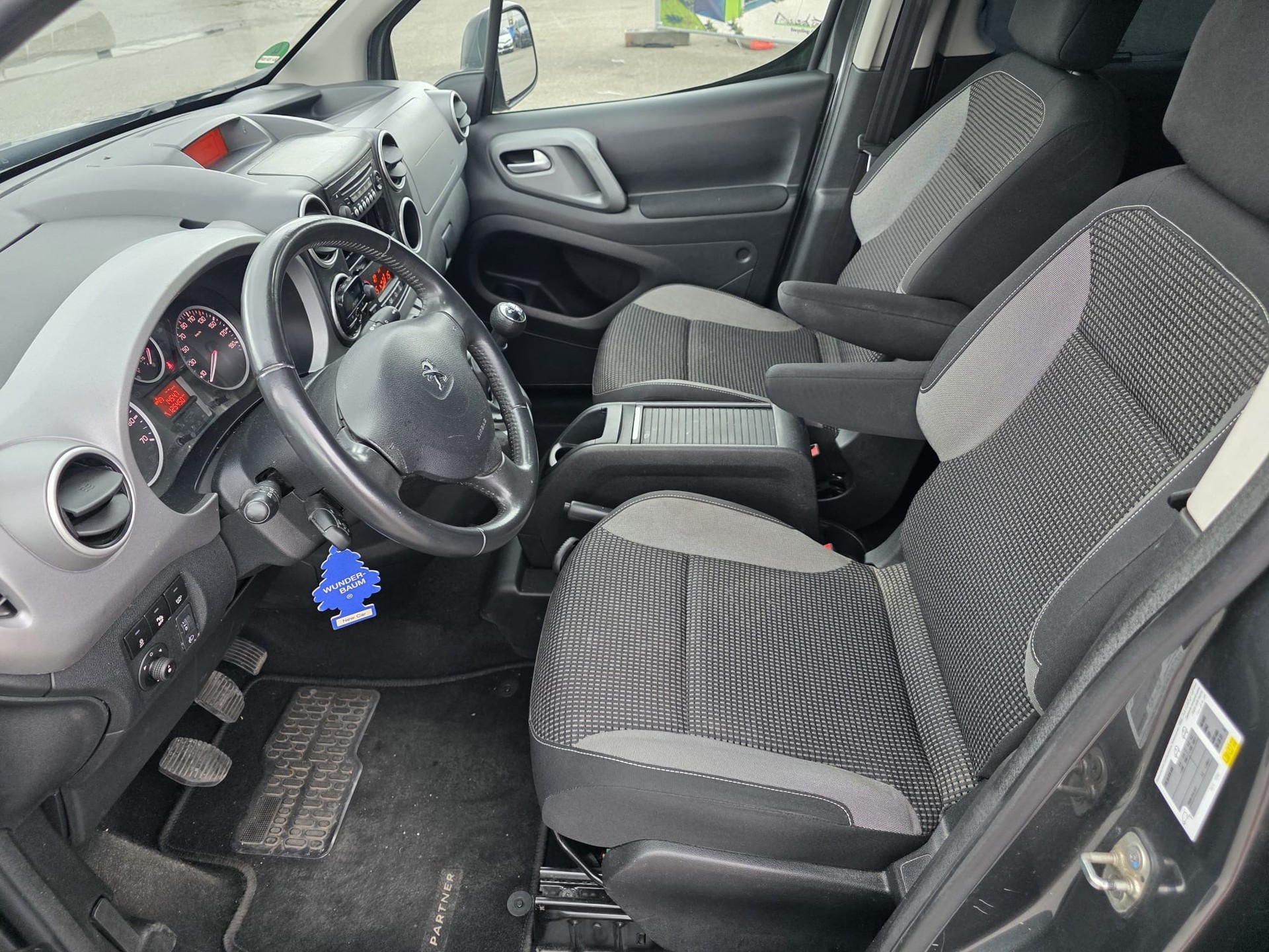 PEUGEOT Partner 1.6 BlueHDi Active-image-11