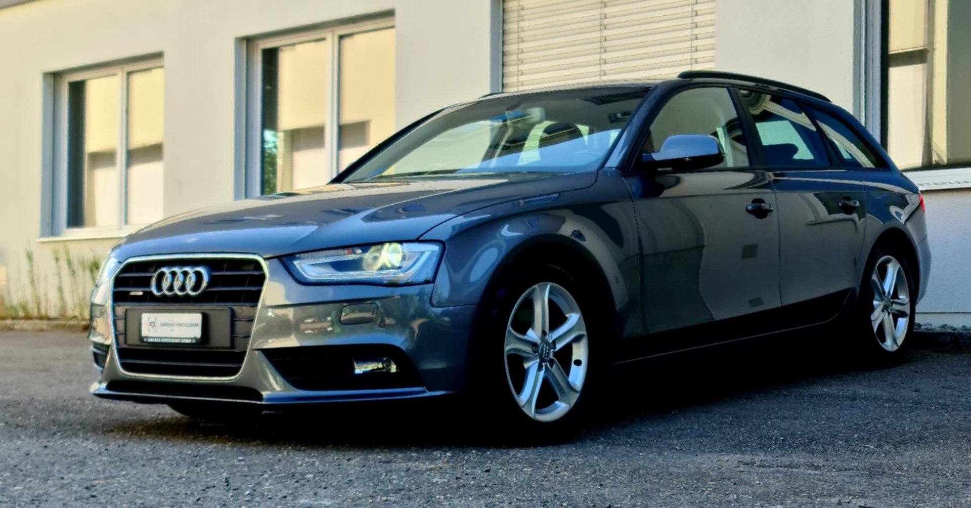 AUDI A4 Avant 2.0 TDI quattro S-tronic-image-5