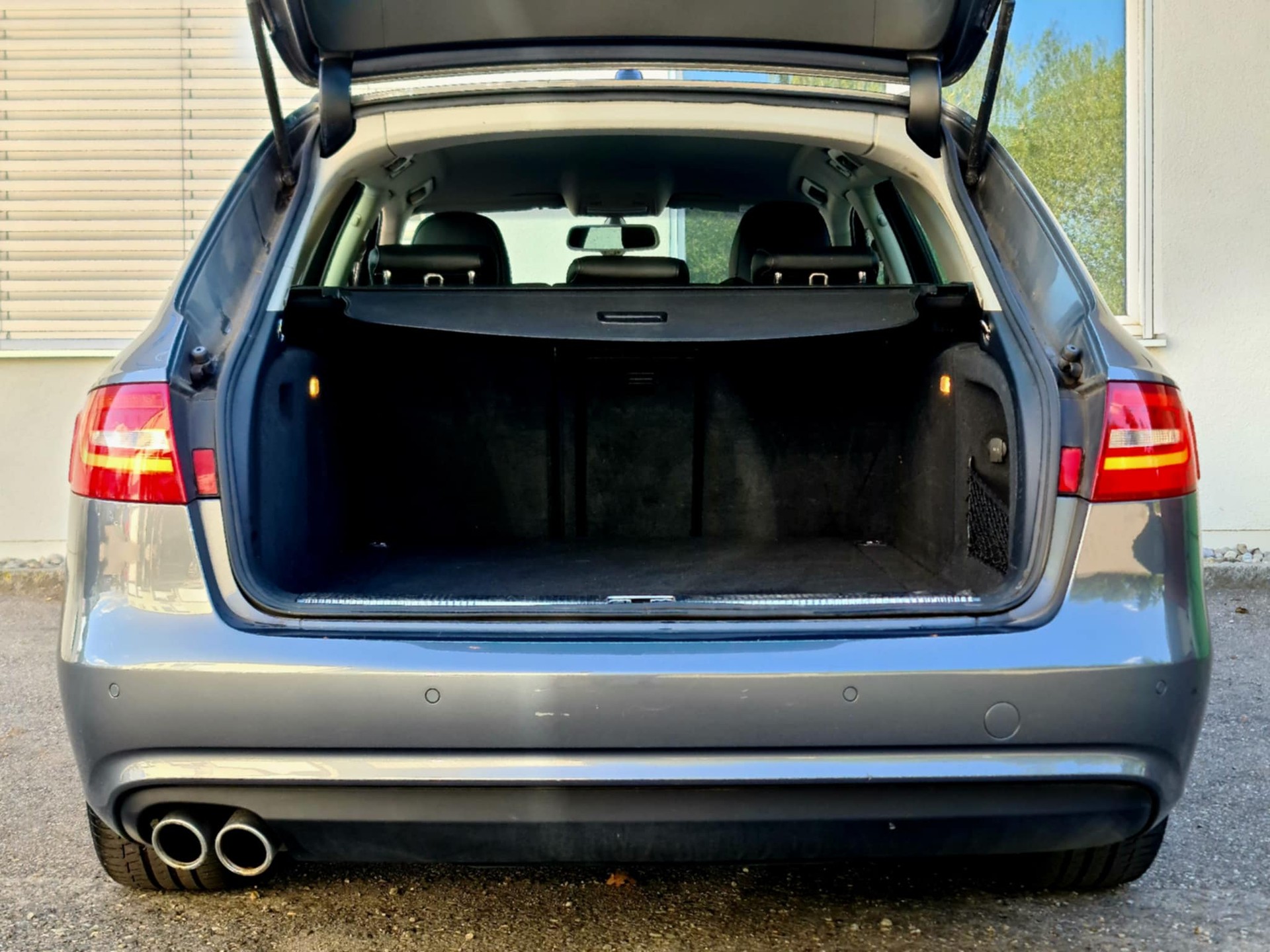AUDI A4 Avant 2.0 TDI quattro S-tronic-image-10