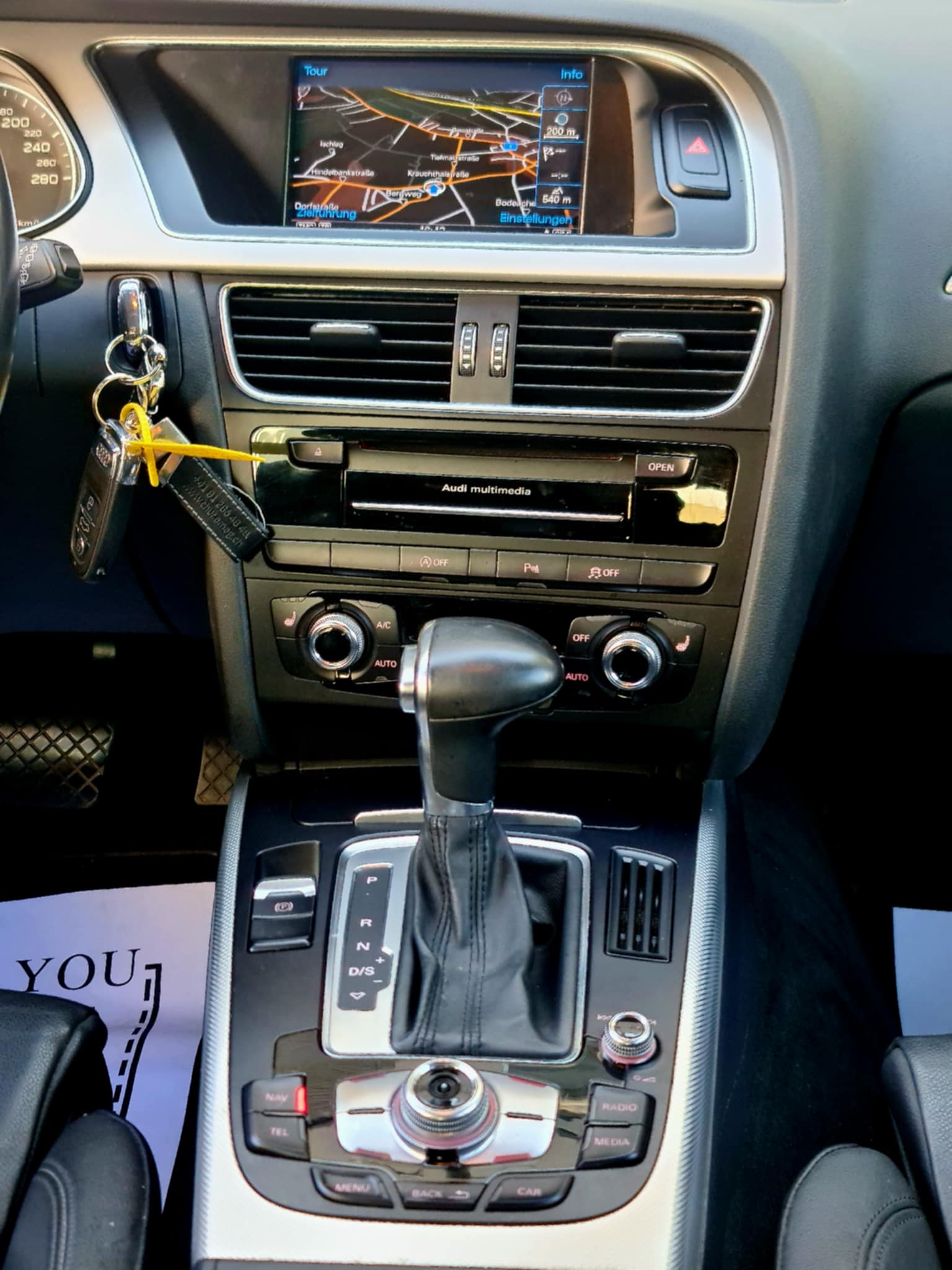 AUDI A4 Avant 2.0 TDI quattro S-tronic-image-16