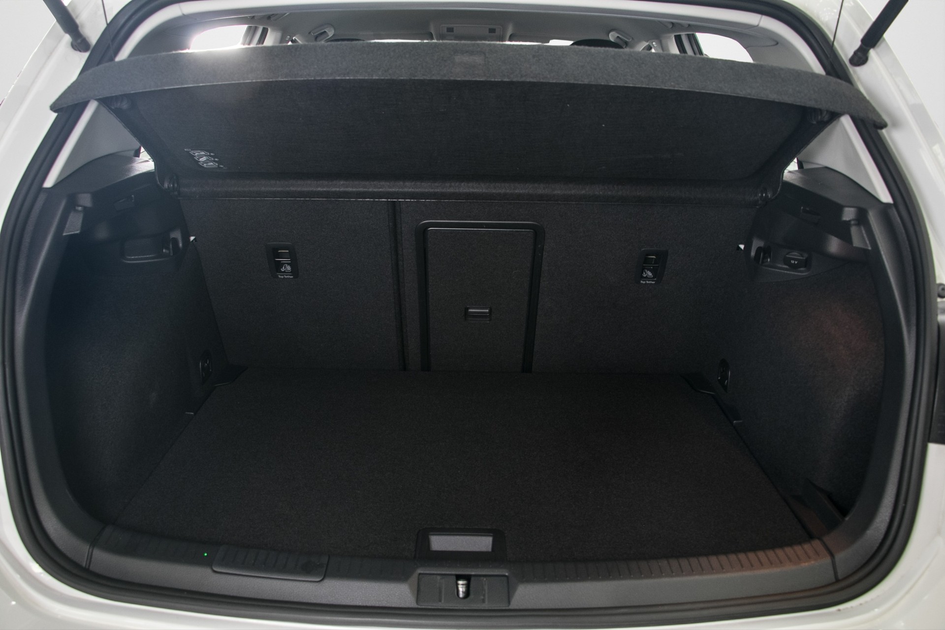 VW Golf 2.0 TDI Highline 4Motion-image-13