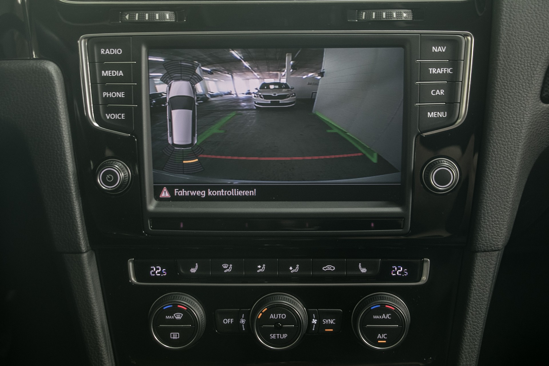 VW Golf 2.0 TDI Highline 4Motion-image-6