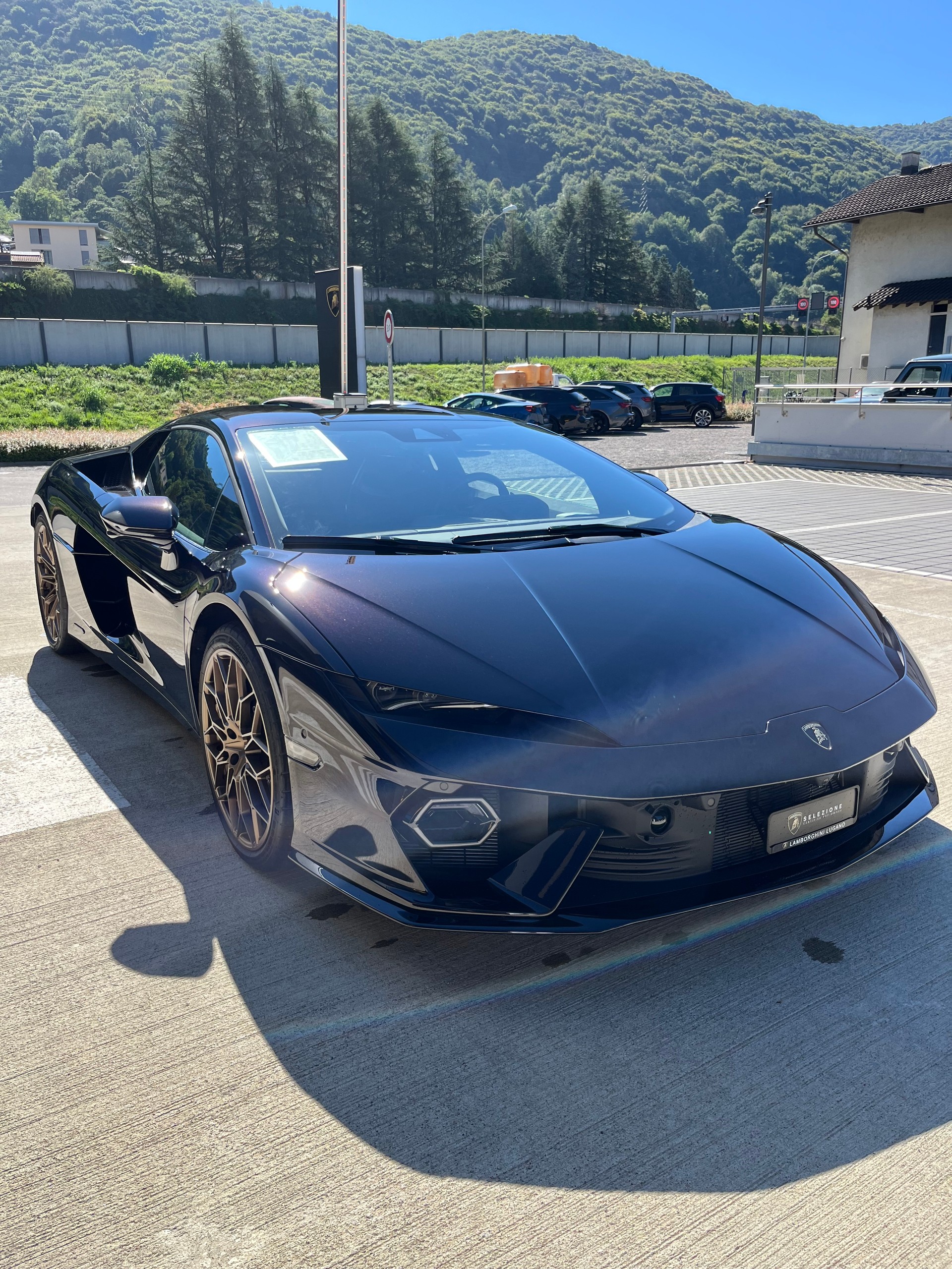 LAMBORGHINI Temerario MY26 Selezione Certified Pre-Owned Certifications: 150-point check list Lamborghini Lugano-showroom-element-1