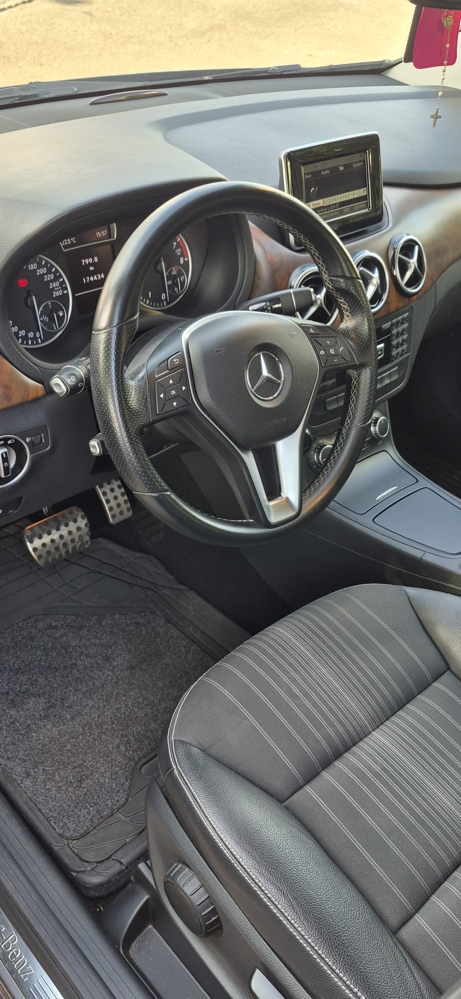 MERCEDES-BENZ 200-image-5
