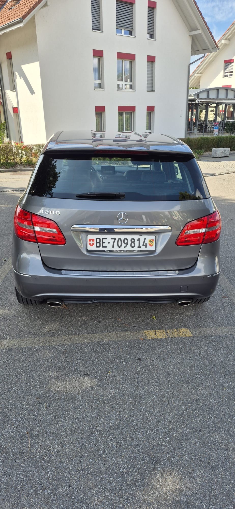 MERCEDES-BENZ 200-image-1