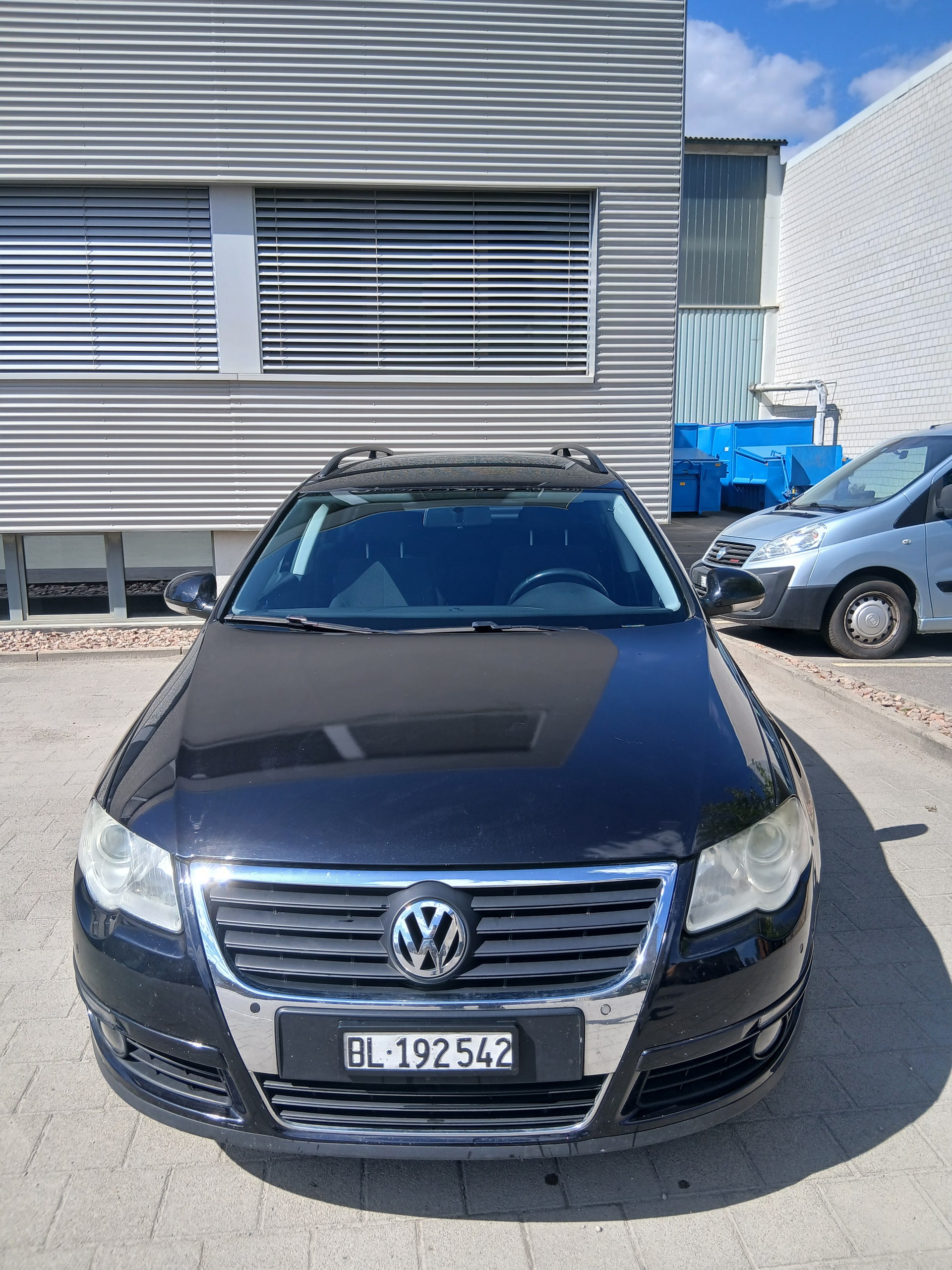 VW Passat Variant 2.0 TDI Trendline-image-0
