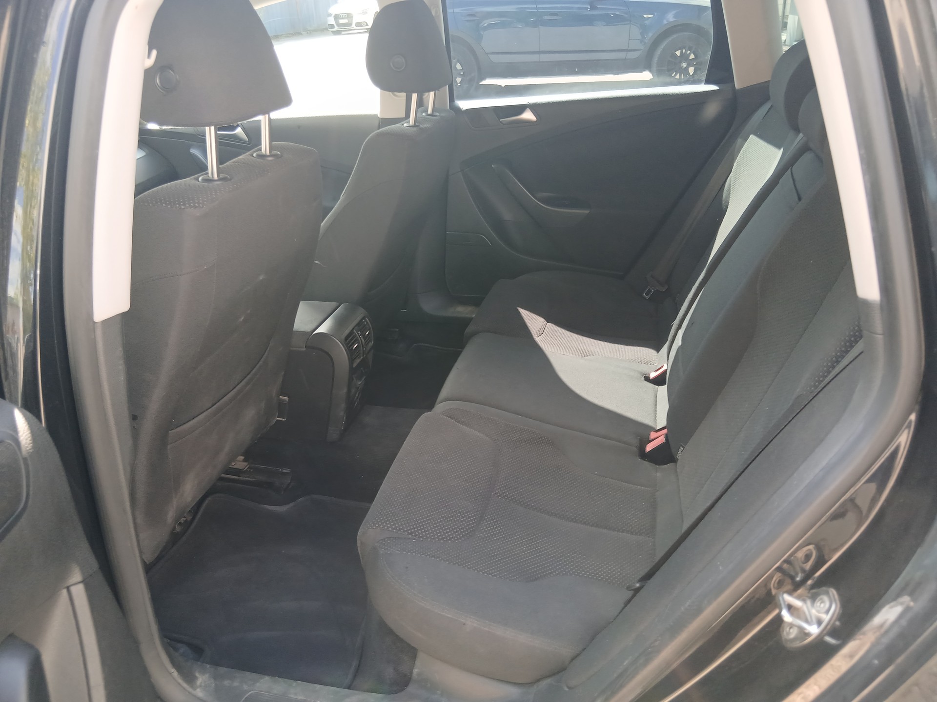 VW Passat Variant 2.0 TDI Trendline-image-6