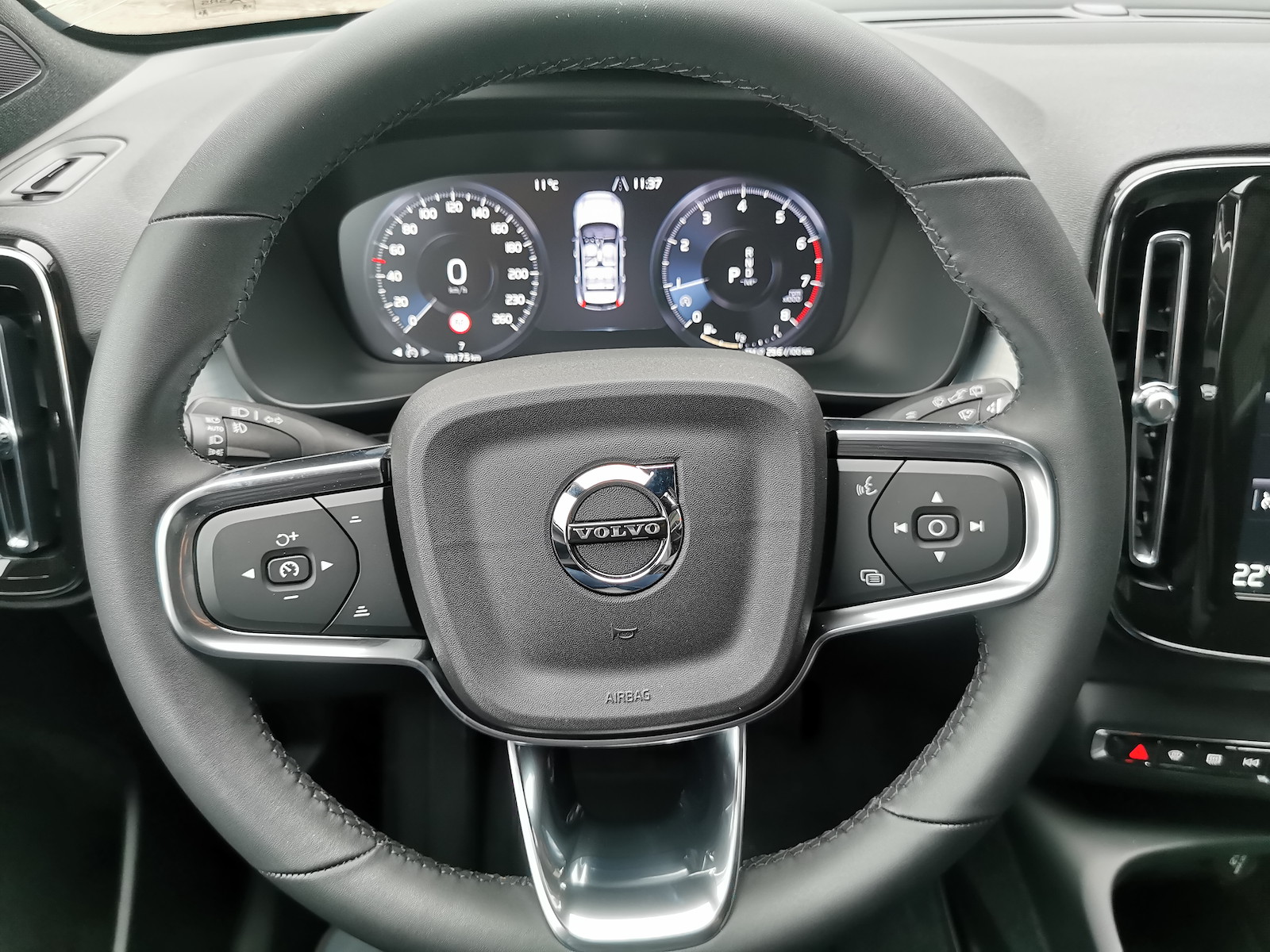 VOLVO XC40 1.5 T2 XCITE-image-8