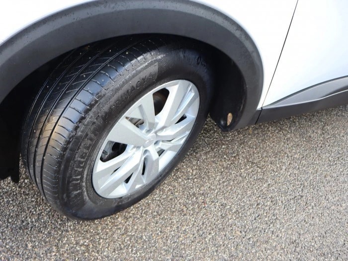 PEUGEOT 5008 1.5 BlueHDi Business Line EAT ** MIT AHK ** RF-Kamera ** G.Navi ** Frisch Ab MFK **-image-11