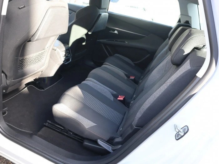 PEUGEOT 5008 1.5 BlueHDi Business Line EAT ** MIT AHK ** RF-Kamera ** G.Navi ** Frisch Ab MFK **-image-10