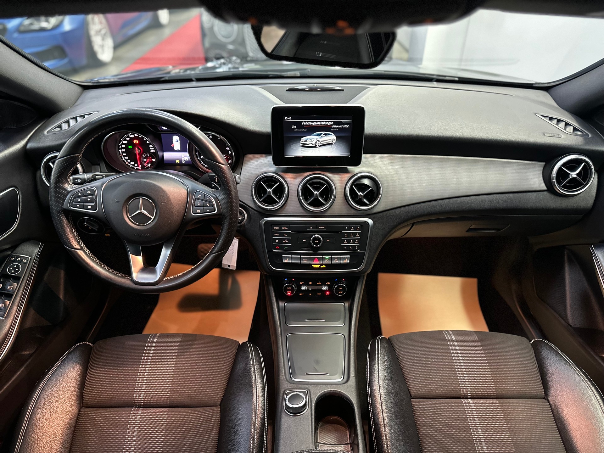 MERCEDES-BENZ CLA Shooting Brake 250 Urban 7G-DCT-image-9