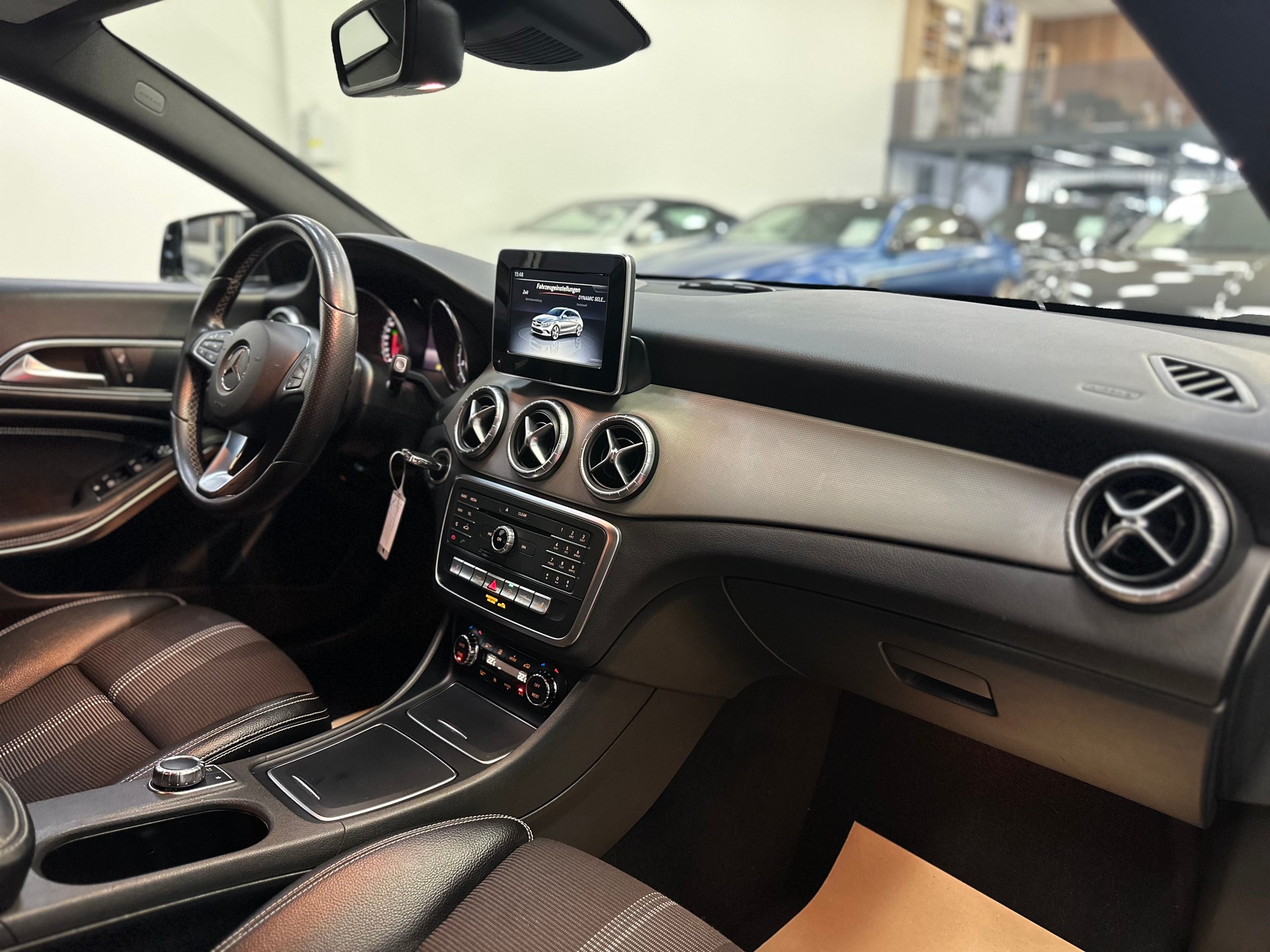 MERCEDES-BENZ CLA Shooting Brake 250 Urban 7G-DCT-image-10