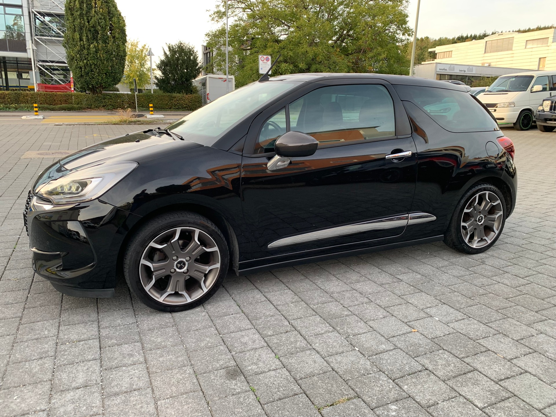 DS AUTOMOBILES Cabrio-image-6