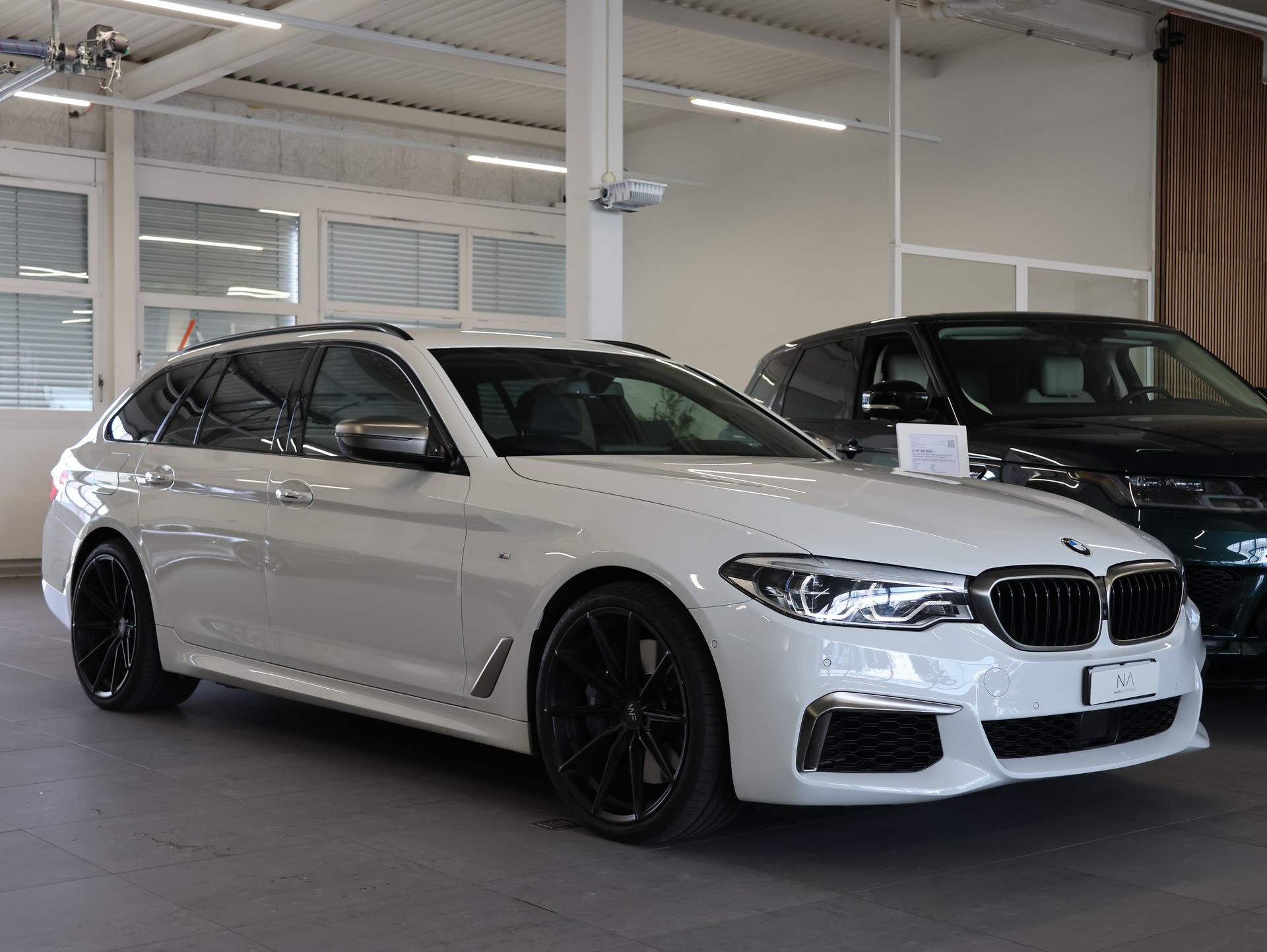 BMW M550d xDrive Touring Steptronic *ALPINWEISS-LACKIERUNG*-image-1