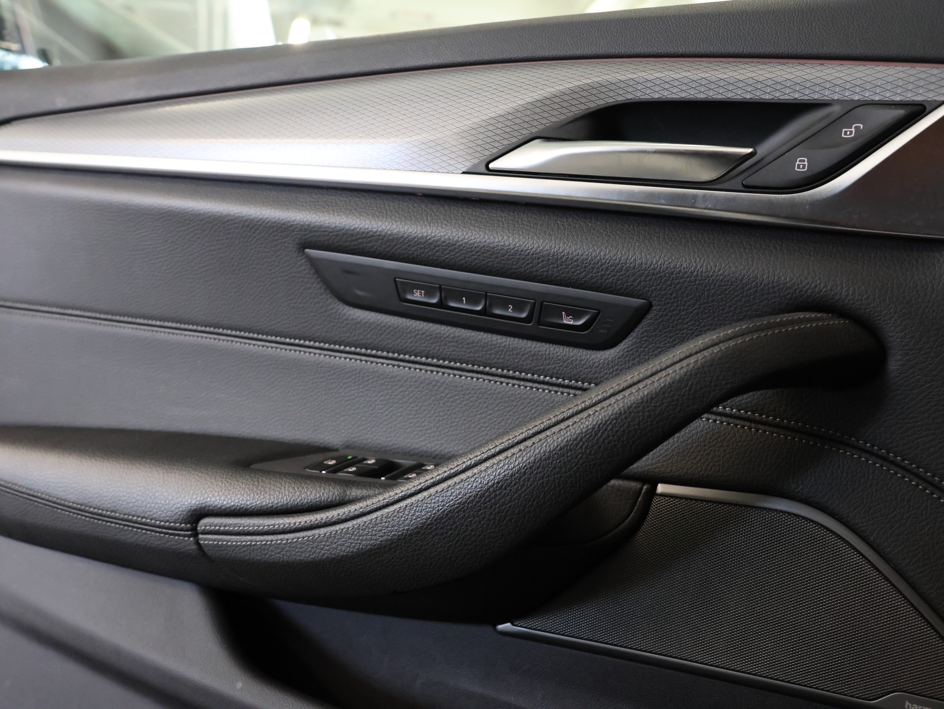 BMW M550d xDrive Touring Steptronic *ALPINWEISS-LACKIERUNG*-image-32