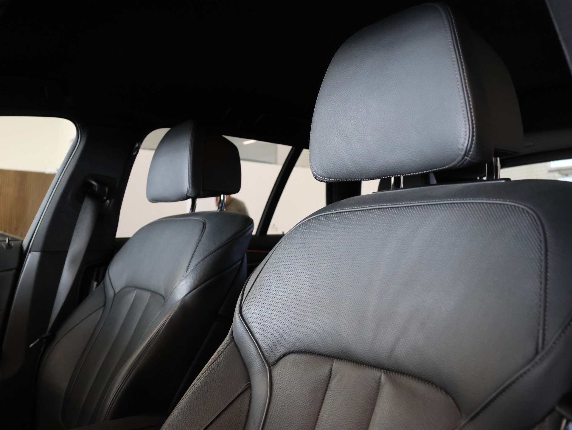 BMW M550d xDrive Touring Steptronic *ALPINWEISS-LACKIERUNG*-image-13