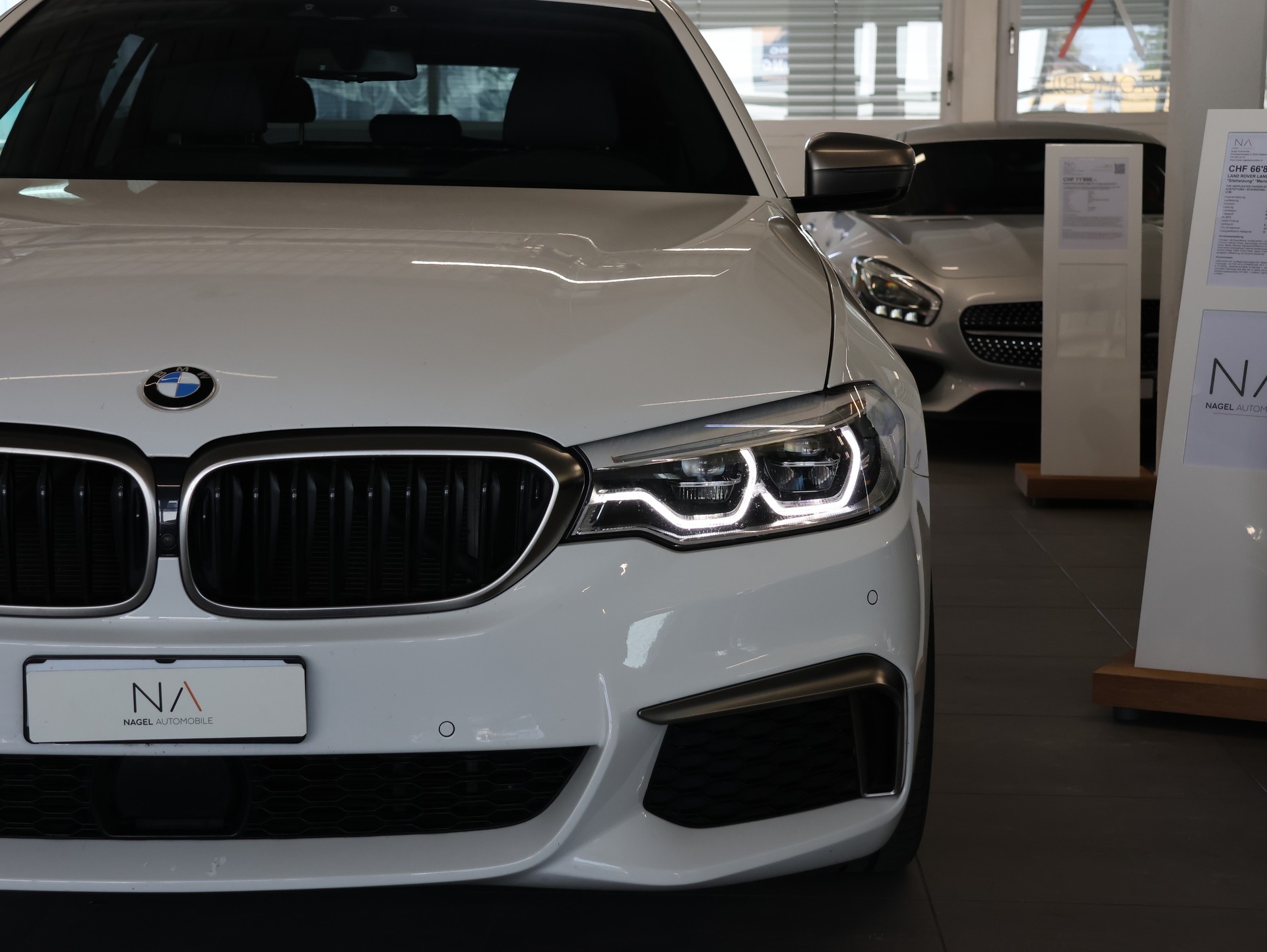 BMW M550d xDrive Touring Steptronic *ALPINWEISS-LACKIERUNG*-image-3