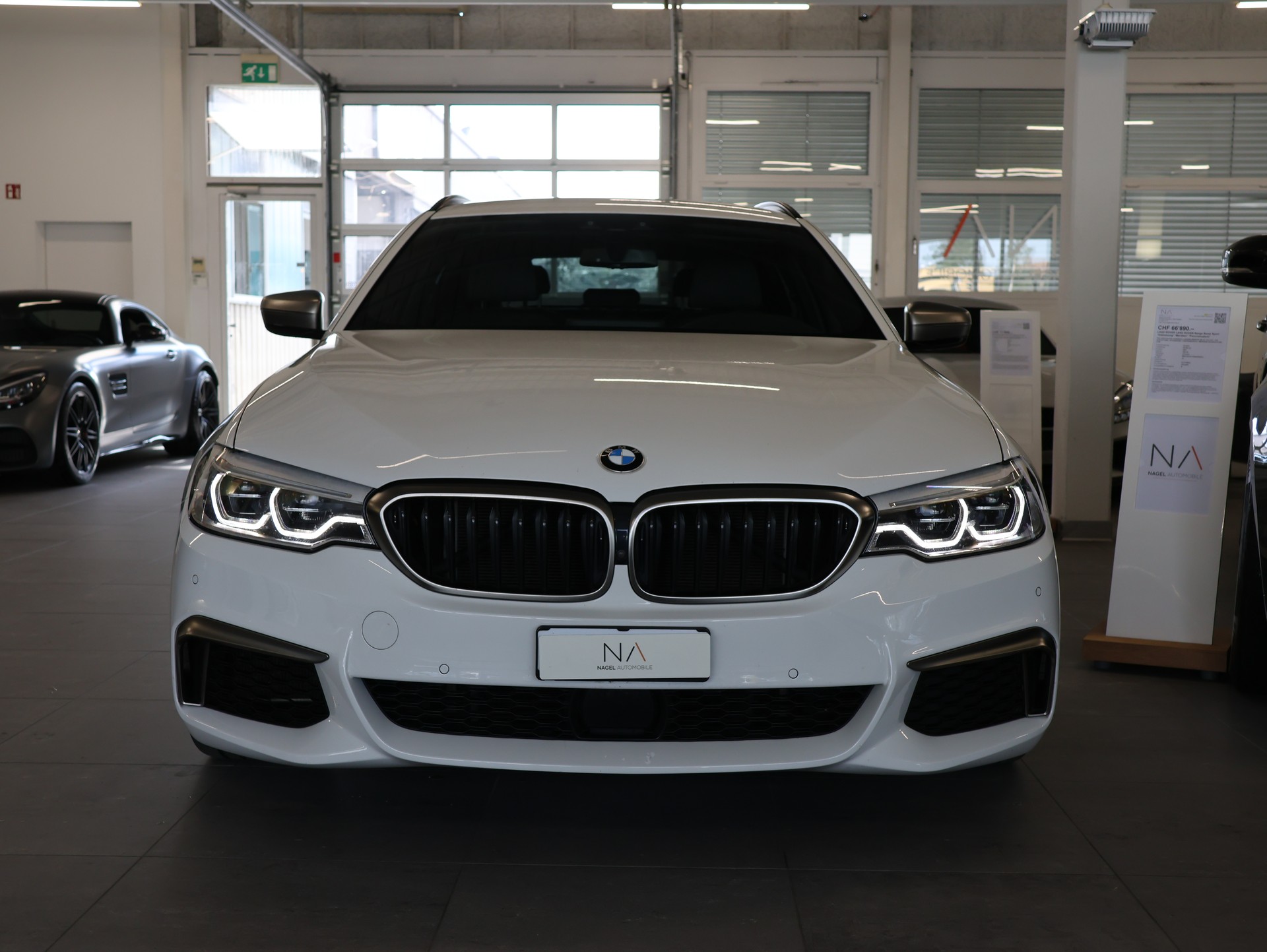 BMW M550d xDrive Touring Steptronic *ALPINWEISS-LACKIERUNG*-image-2