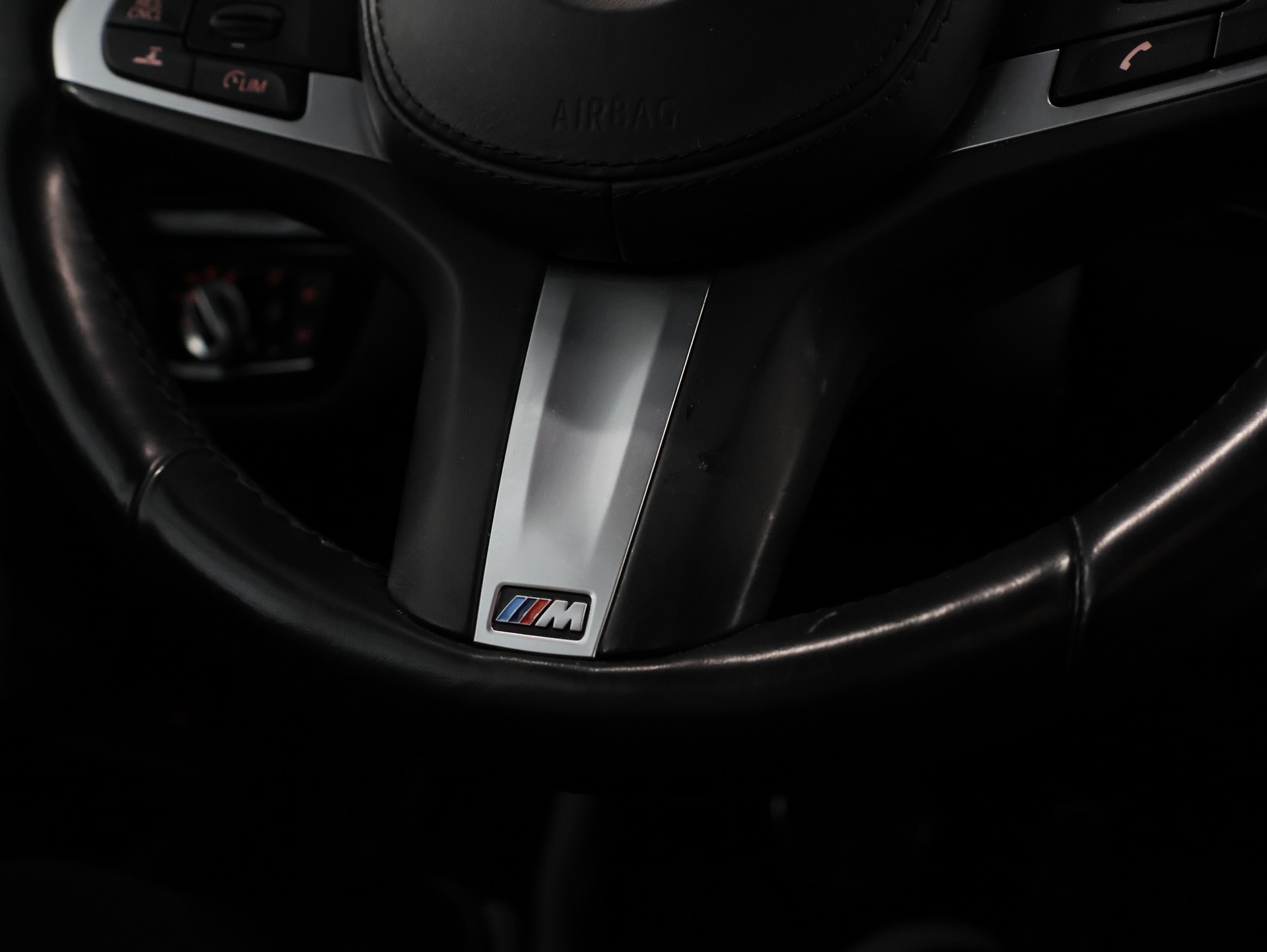 BMW M550d xDrive Touring Steptronic *ALPINWEISS-LACKIERUNG*-image-21