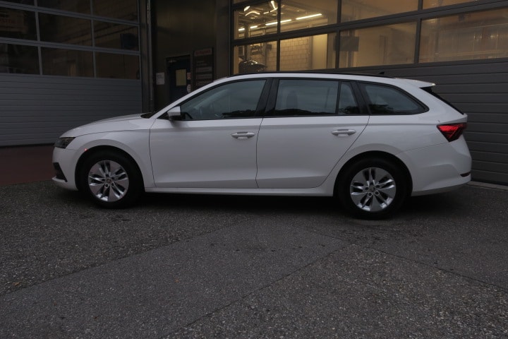 SKODA Octavia Combi 2.0 TDI DSG Ambition 4x4-image-3