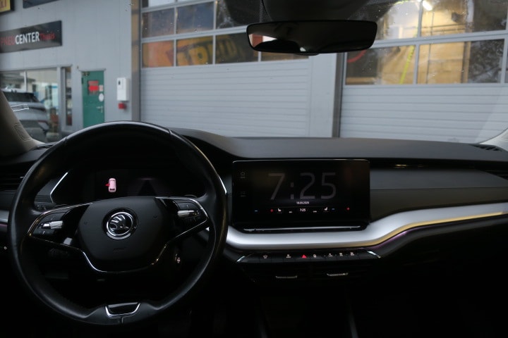 SKODA Octavia Combi 2.0 TDI DSG Ambition 4x4-image-8