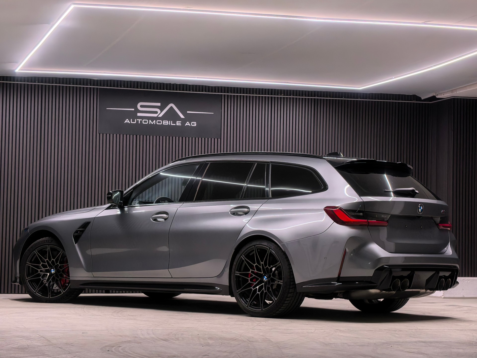 BMW M3 Touring xDrive Competition M-image-4