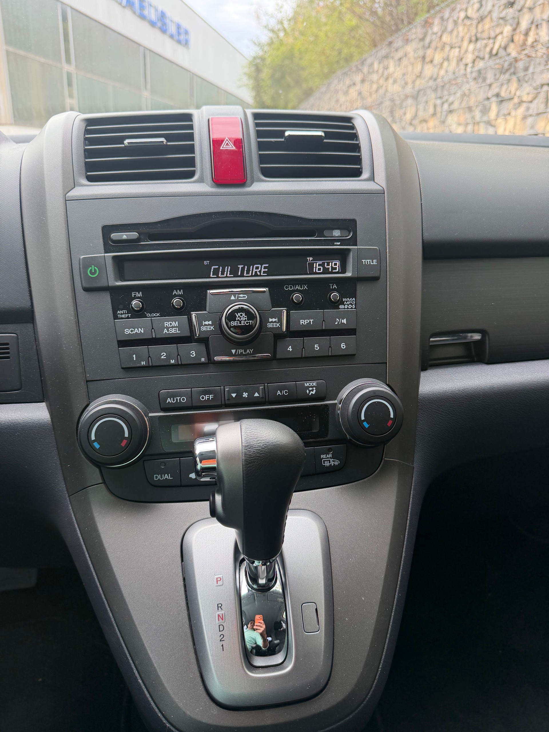 HONDA CR-V 2.2 i-DTEC 4WD Comfort Automatic-image-10
