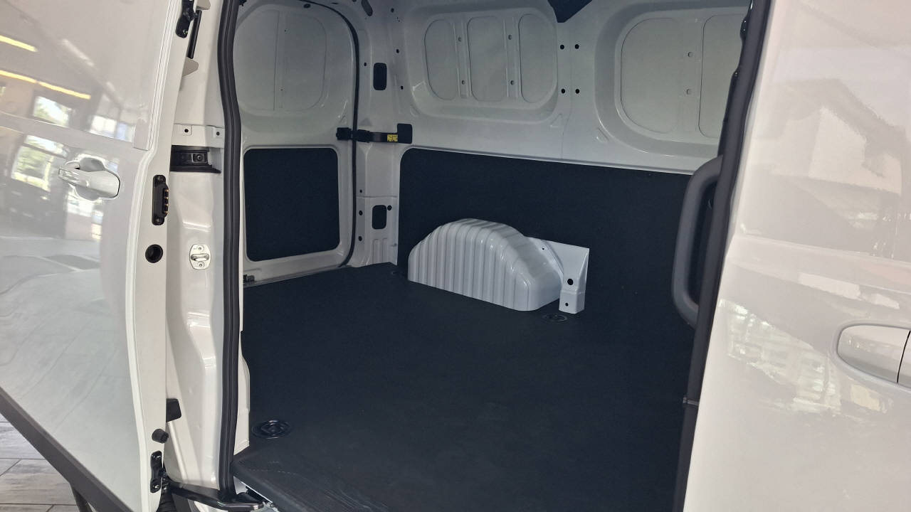 MAXUS Deliver 7 Kaw. L1H1 2.0 TD Base-image-6