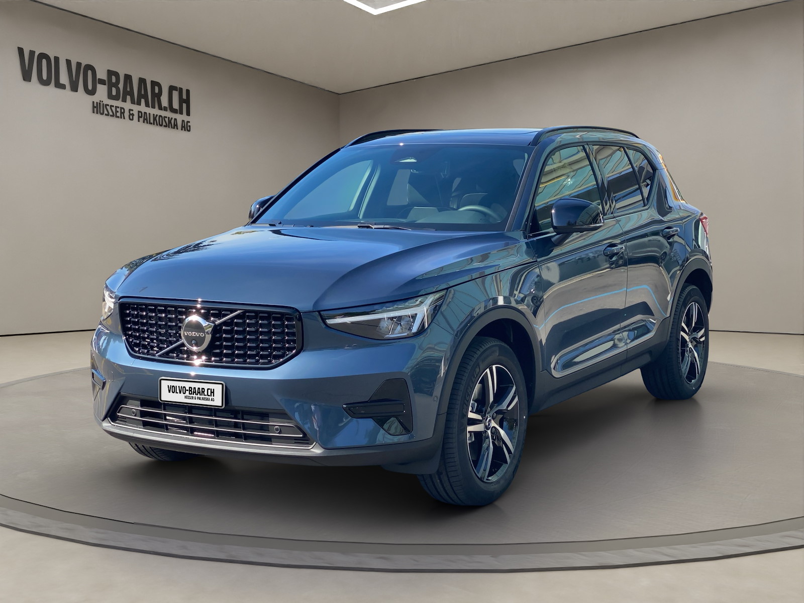 VOLVO XC40 2.0 B3 MH Plus Dark-image-0