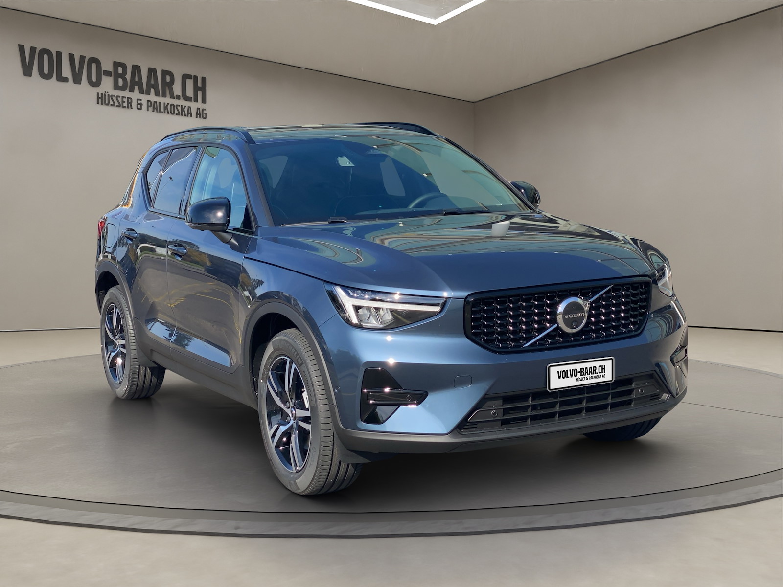VOLVO XC40 2.0 B3 MH Plus Dark-image-6