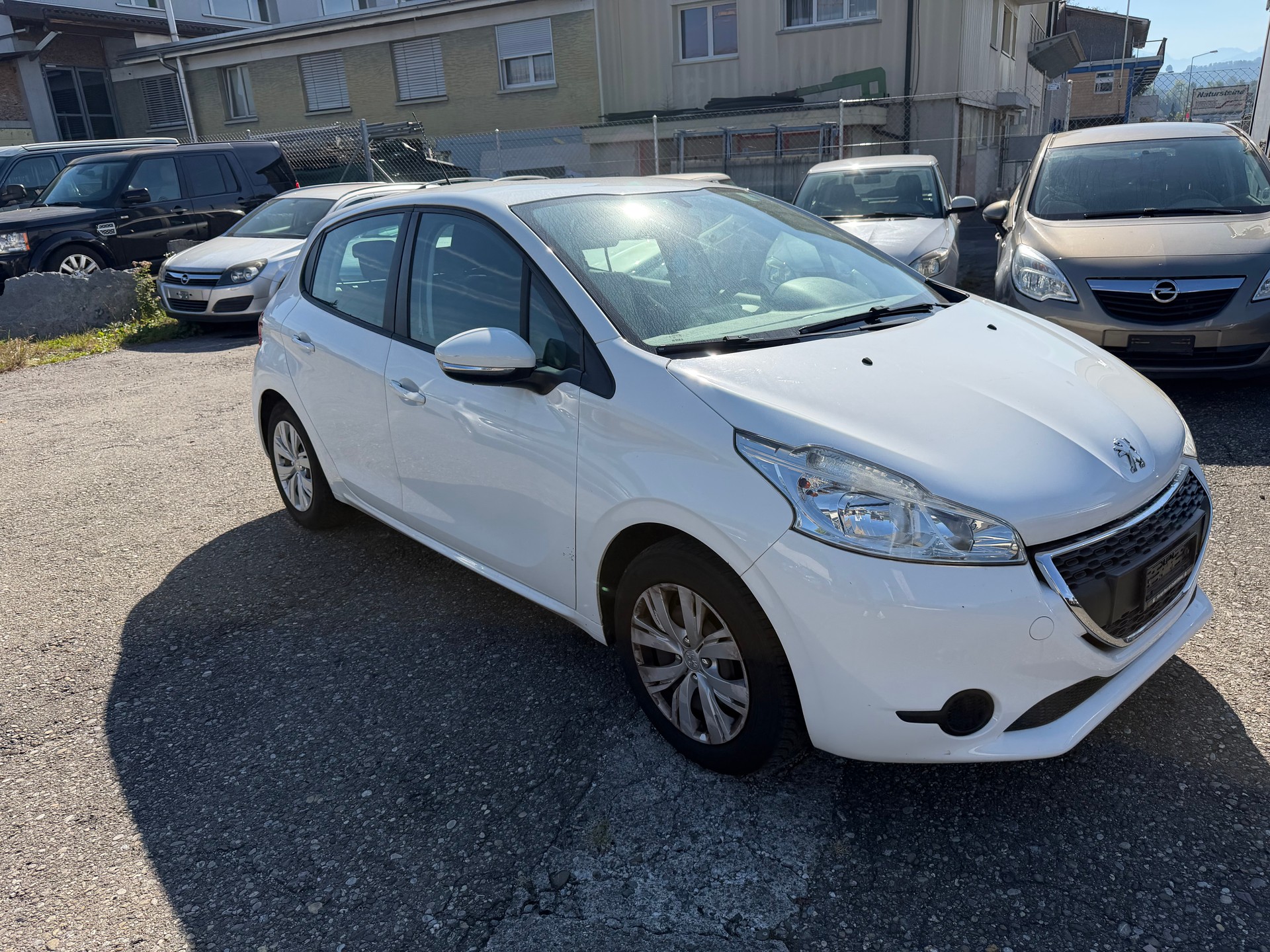 PEUGEOT 208 1.2 VTI Access-image-2