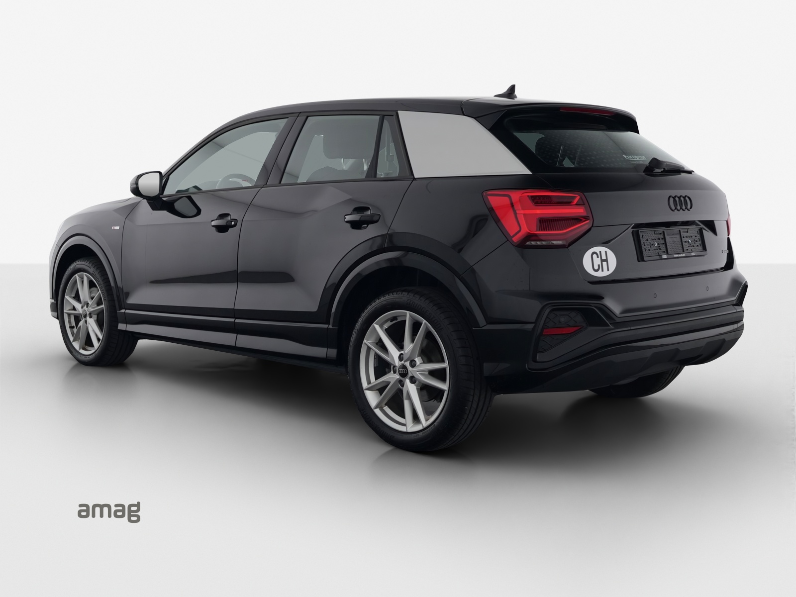 AUDI Q2 40 TFSI S line quattro S-tronic-image-2