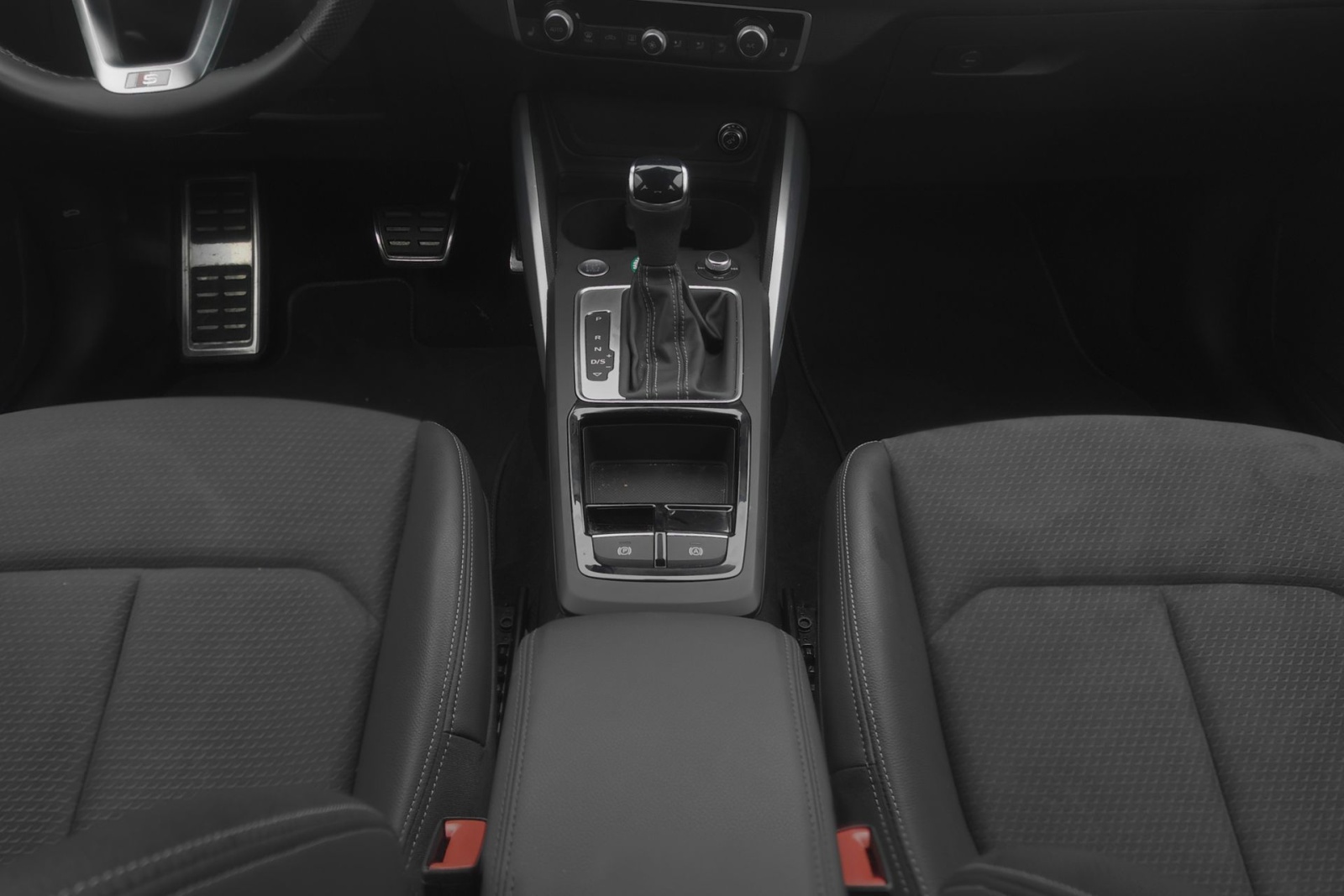 AUDI Q2 40 TFSI S line quattro S-tronic-image-8
