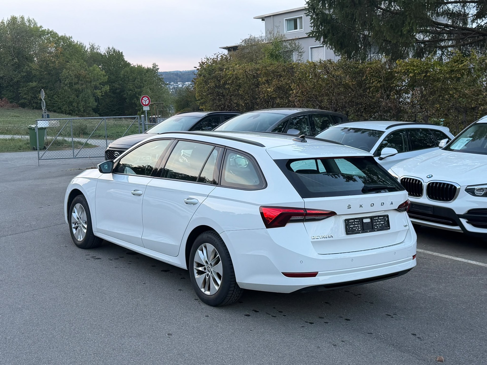 SKODA Octavia Combi 2.0 TDI DSG Ambition 4x4-image-4