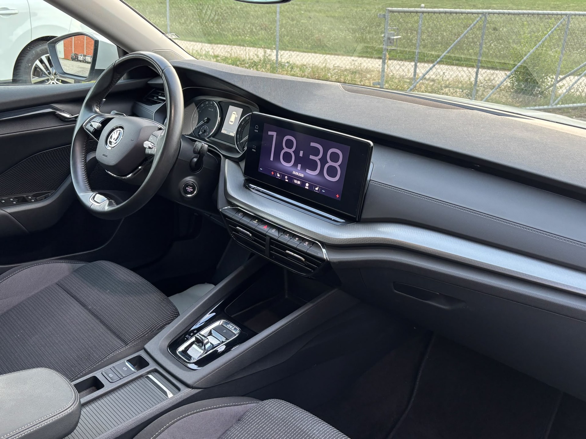 SKODA Octavia Combi 2.0 TDI DSG Ambition 4x4-image-10